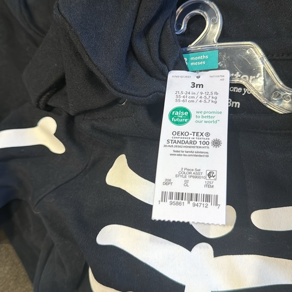 Carter's Baby Skeleton Sleep N' Play - Picture 4 of 4